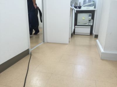 歯科医院の床