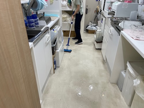 床の清掃
